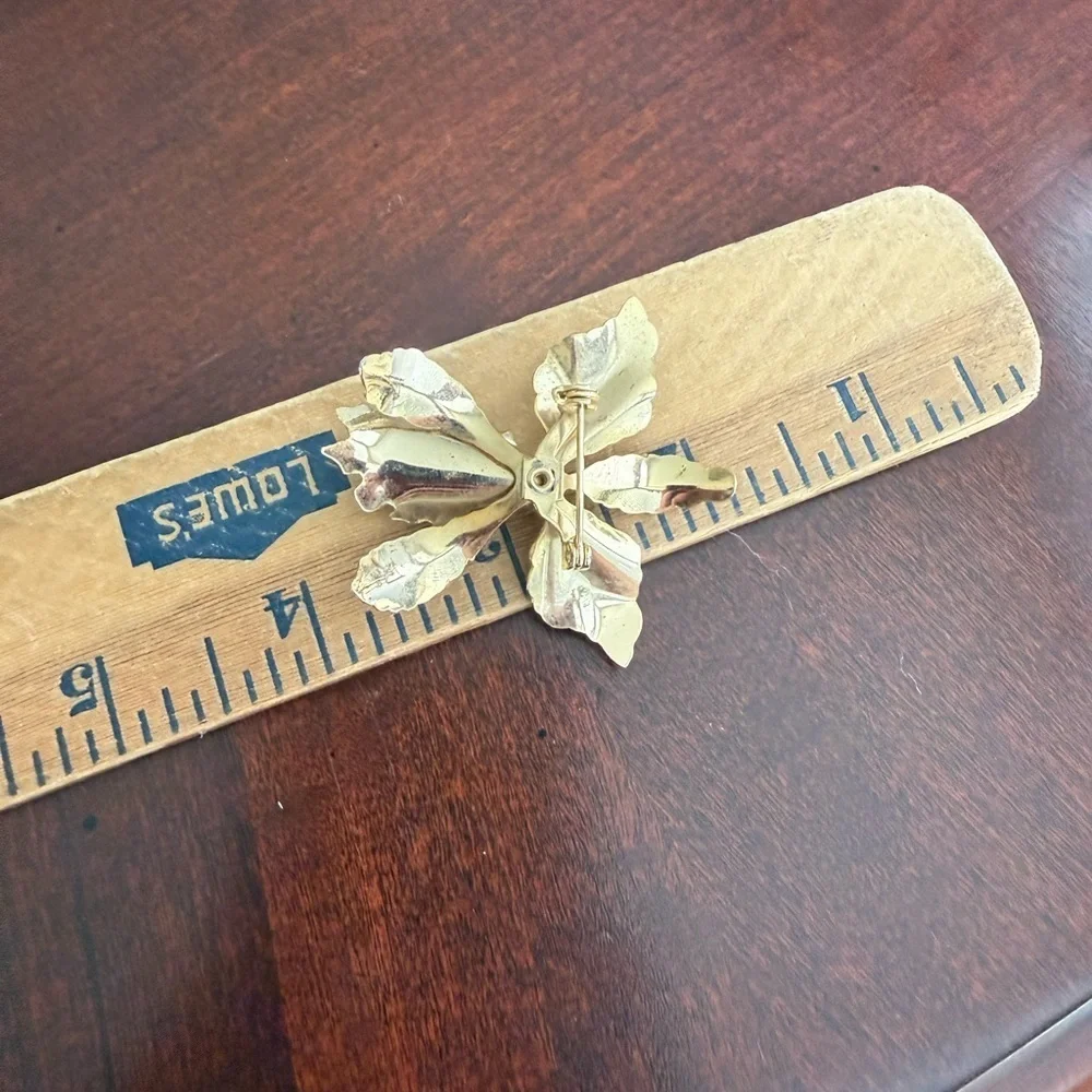 Vintage Gold Tone Brooch
